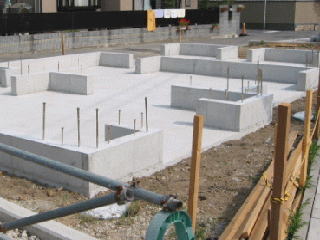 ��b�R���N���[�g�Ő�